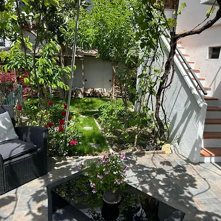 Climatise Avec Terrasse Dans Au Calme 尼斯