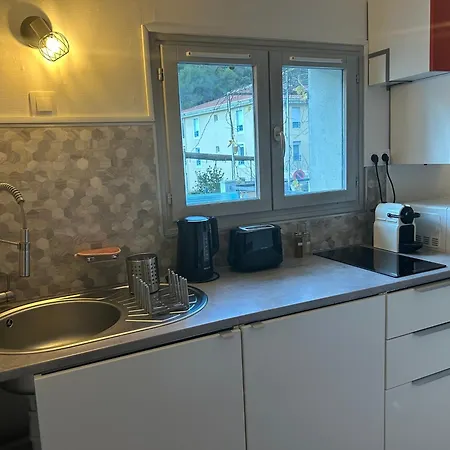 Apartment Studio Avec Terrasse Dans Villa Au Calme
